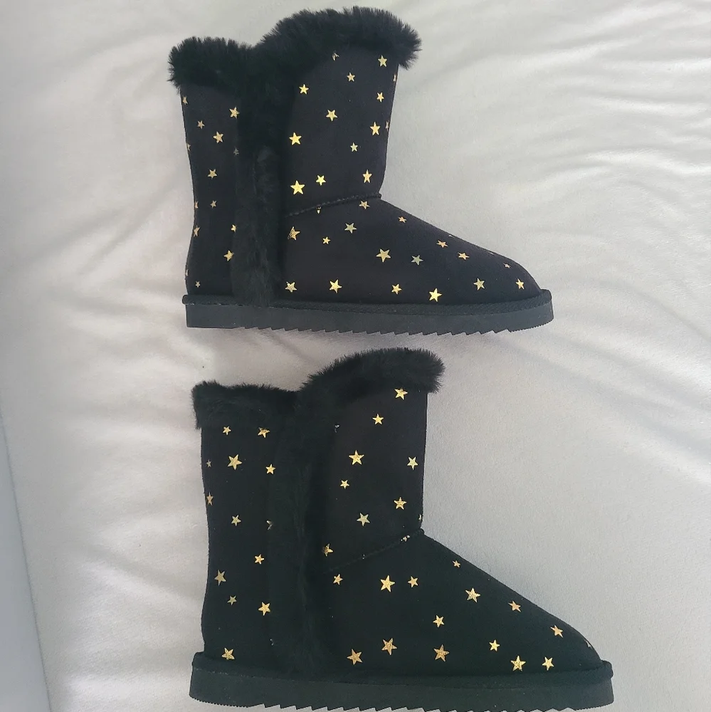 Girls size 2 winter boots NWB, faux fur lined, Olivia Miller girl brand